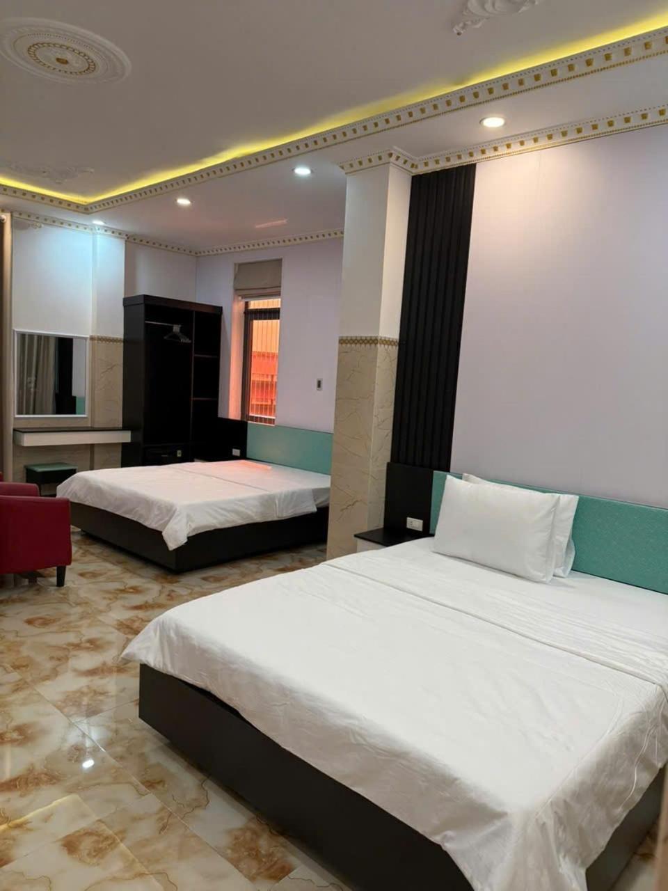 Hotel 168 *